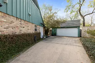 10155 Hazelhurst Dr, Houston, TX 77043 - Photo 31