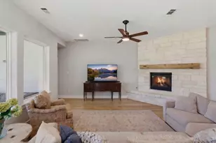 401 N Pilazzo St, Montgomery, TX 77316 - Photo 5