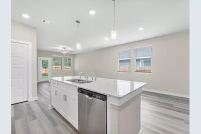 1749 Succotash Oak Court, Conroe, TX 77304 - Photo 9