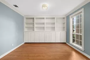 15 Hilshire Grove Ln, Houston, TX 77055 - Photo 5