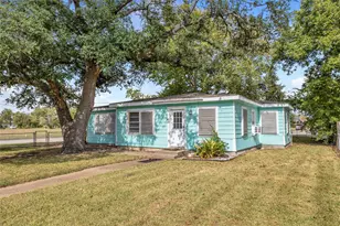 3103 Ave H, Dickinson, TX 77539 - Photo 5