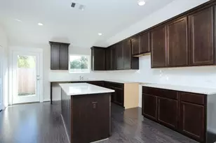 204 Laura Leigh Ln, Angleton, TX 77515 - Photo 17
