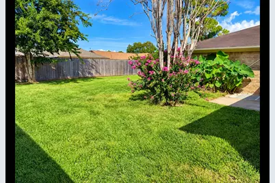 2114 S Yorktown Court S, League City, TX 77573 - Photo 19