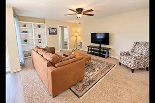 2114 S Yorktown Ct S, League City, TX 77573 - Photo 3