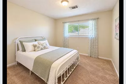 2114 S Yorktown Court S, League City, TX 77573 - Photo 13