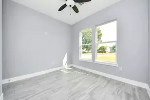 406 S Iowa St, La Porte, TX 77571 - Photo 25