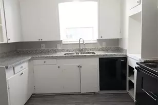 402 S Blackwell St, La Porte, TX 77571 - Photo 5
