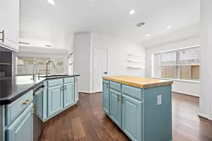6026 Indian Creek, Missouri City, TX 77459 - Photo 9