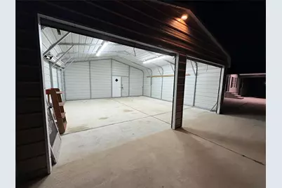 2426 N Battlebell Road, Highlands, TX 77562 - Photo 9