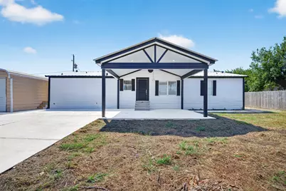 2426 N Battlebell Road, Highlands, TX 77562 - Photo 1