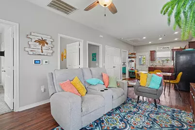 710 35th Street, Galveston, TX 77550 - Photo 3