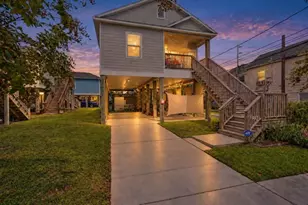 710 35th St, Galveston, TX 77550 - Photo 1