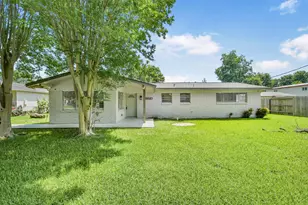 4725 9th St, Bacliff, TX 77518 - Photo 1