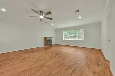 4725 9th Street #A, Bacliff, TX 77518 - Photo 5