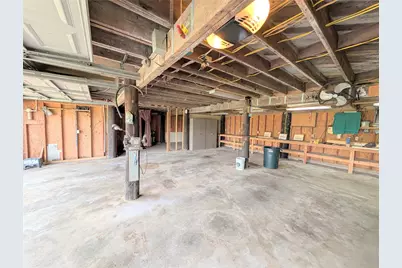 942 Surfview, Crystal Beach, TX 77650 - Photo 27