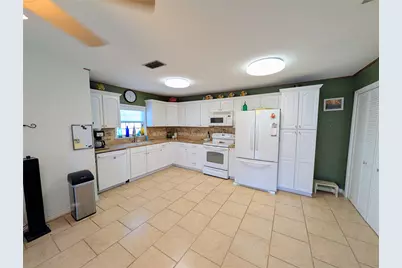 942 Surfview, Crystal Beach, TX 77650 - Photo 17
