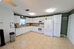 942 Surfview, Crystal Beach, TX 77650 - Photo 17