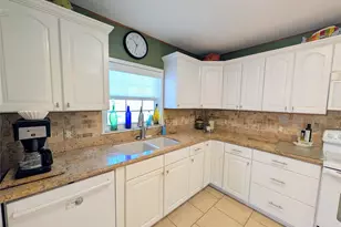 942 Surfview, Crystal Beach, TX 77650 - Photo 19