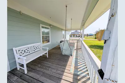 942 Surfview, Crystal Beach, TX 77650 - Photo 11