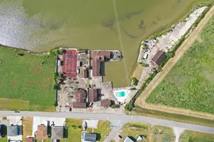 1500 Blue Water Dr, Freeport, TX 77541 - Photo 9
