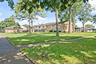 3836 Laura Leigh Dr, Friendswood, TX 77546 - Photo 1