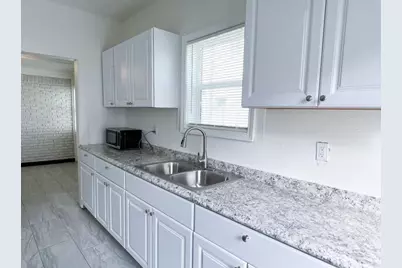 11 Norwood Street #2, Houston, TX 77011 - Photo 5