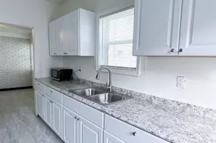 11 Norwood St, Houston, TX 77011 - Photo 5