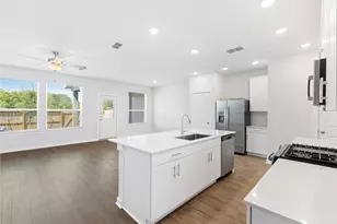 3035 Dovedale St, Pearland, TX 77584 - Photo 5