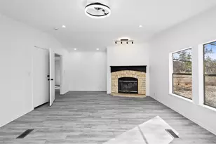 11759 W Hollyhill Dr, Plantersville, TX 77363 - Photo 13