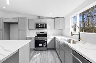 11759 W Hollyhill Dr, Plantersville, TX 77363 - Photo 3