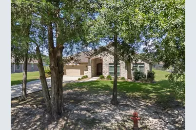 607 Oak Street, Anahuac, TX 77514 - Photo 3