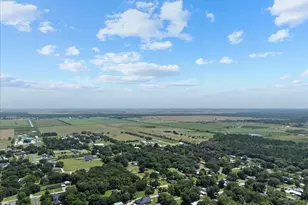 607 Oak St, Anahuac, TX 77514 - Photo 35