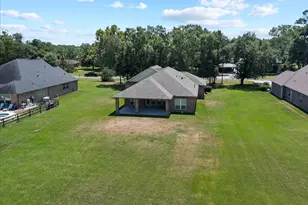 607 Oak St, Anahuac, TX 77514 - Photo 33