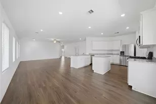 14226 Overbrook Willow Wy, Rosharon, TX 77583 - Photo 9