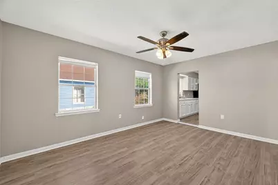 2313 35th Avenue N, Texas City, TX 77590 - Photo 5