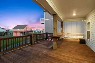 941 S Gateway, Crystal Beach, TX 77650 - Photo 25