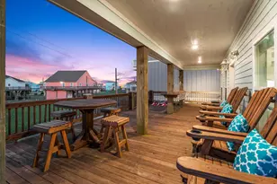 941 S Gateway, Crystal Beach, TX 77650 - Photo 23