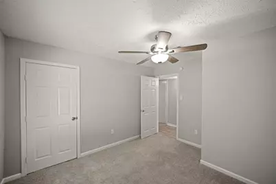 5822 Glenhurst Drive, Houston, TX 77033 - Photo 15