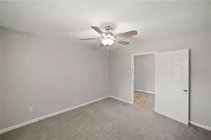 5822 Glenhurst Dr, Houston, TX 77033 - Photo 13