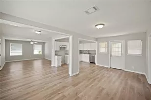 5822 Glenhurst Dr, Houston, TX 77033 - Photo 9