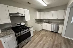 5822 Glenhurst Dr, Houston, TX 77033 - Photo 11