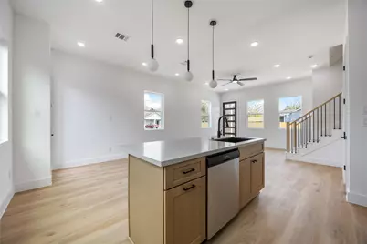 4804 Carmen Street #B, Houston, TX 77033 - Photo 11