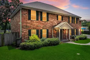 5 Twin Cir Dr, Beaumont, TX 77706 - Photo 1