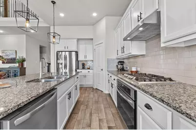 2127 Blackhawk Ridge Lane, Manvel, TX 77578 - Photo 11