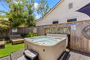 3327 Ursuline St, Galveston, TX 77550 - Photo 39
