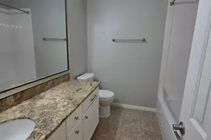 5226 Cottonwood Creek Ln, League City, TX 77573 - Photo 17