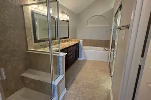 5226 Cottonwood Creek Ln, League City, TX 77573 - Photo 11