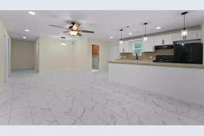 808 Beaumont Street, Anahuac, TX 77514 - Photo 3