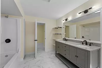 808 Beaumont Street, Anahuac, TX 77514 - Photo 5