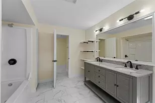 808 Beaumont St, Anahuac, TX 77514 - Photo 5